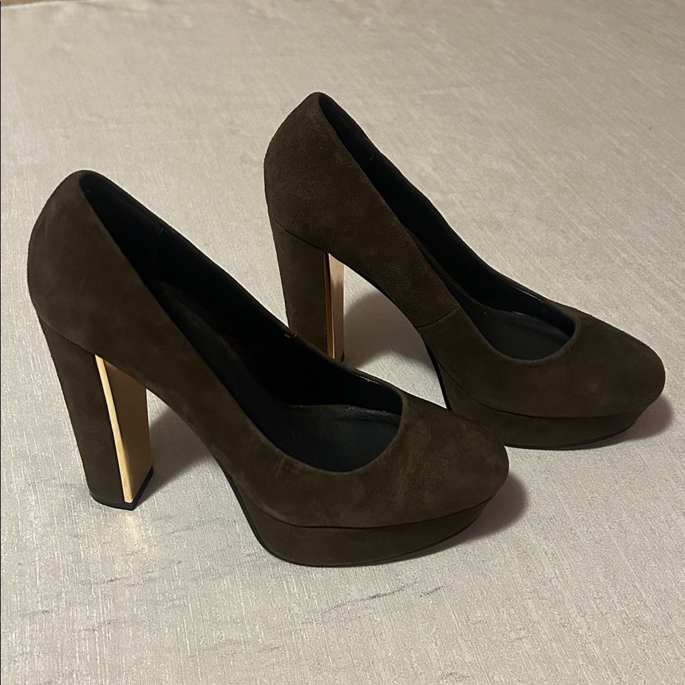 Design Lab Lord & Taylor Deep Brown Suede w/ Gold Detailing Heels Size 8